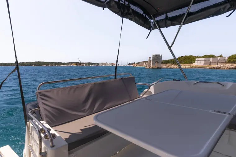 Beneteau Antares 9 Antonia — 2