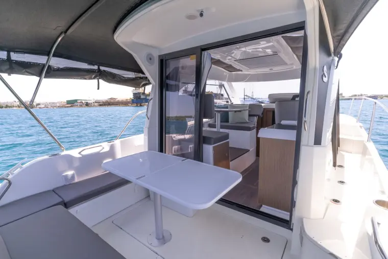 Beneteau Antares 9 Antonia — 6