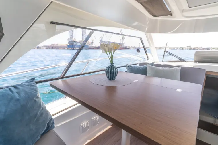 Beneteau Antares 9 Antonia — 12