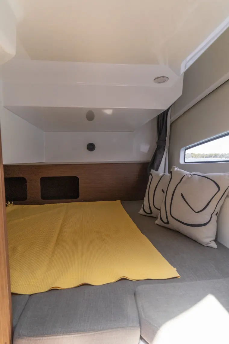Beneteau Antares 9 Antonia — 18