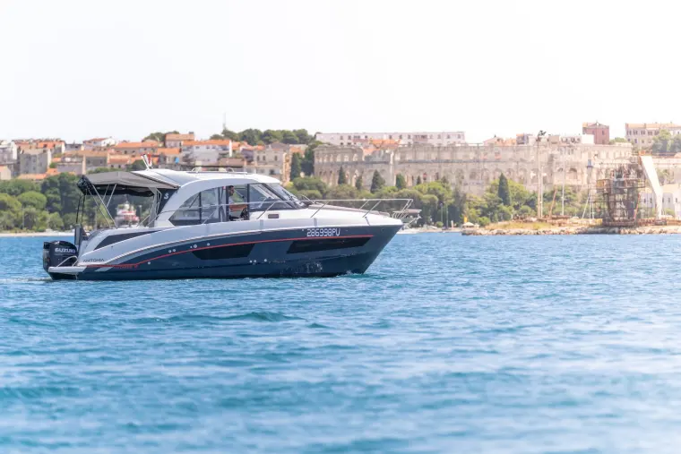 Beneteau Antares 9 Antonia — 24