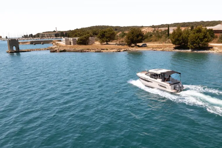 Jeanneau Merry Fisher 895 Leonie — 3