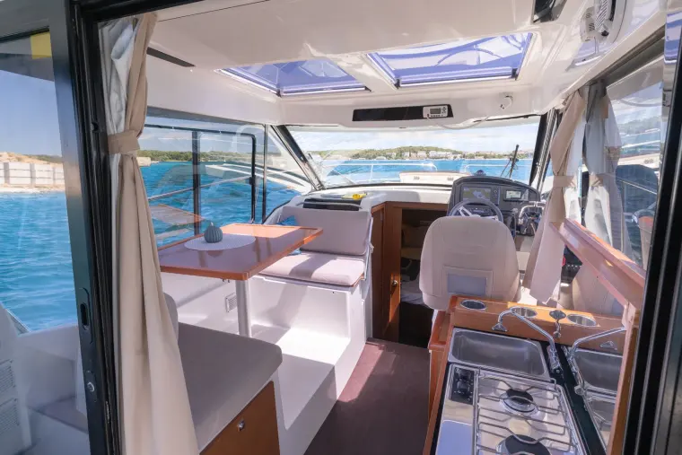 Jeanneau Merry Fisher 895 Leonie — 12
